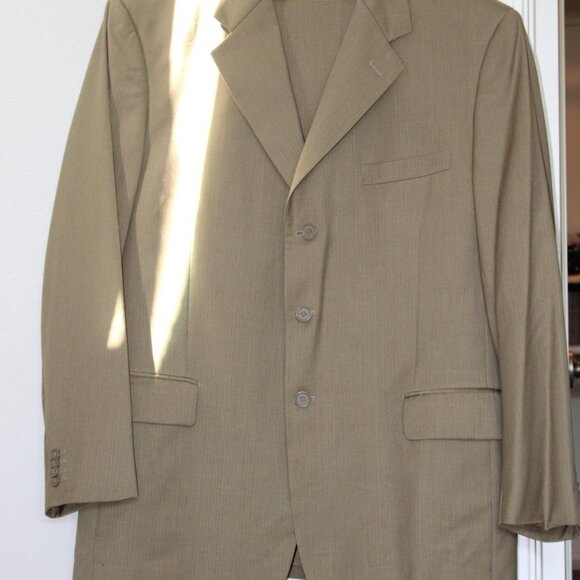 Tan Vinci vintage 2 piece designer suit #designer #suit #vintage #luxurysuit - Picture 3 of 8